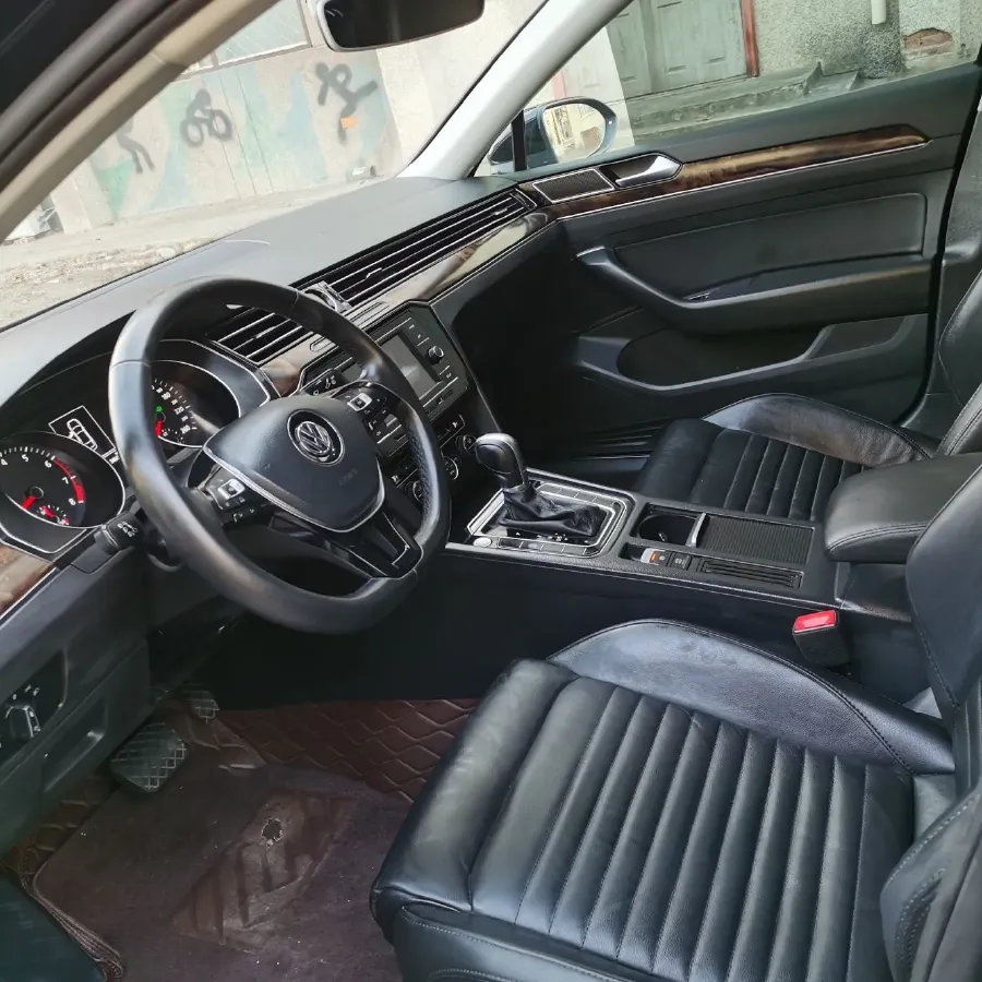 2018 Volkswagen Magotan 2.0T 220HP L4 7DCT,autocango,china used car exporter,china ev exporter,chinese used car exporter,chinese used ev exporter