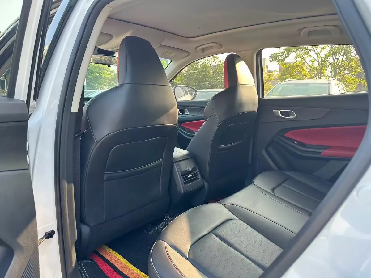 2022 ChangAn Oshan X7 Plus 1.5T 188HP L4 7DCT,autocango,china used car exporter,china ev exporter,chinese used car exporter,chinese used ev exporter