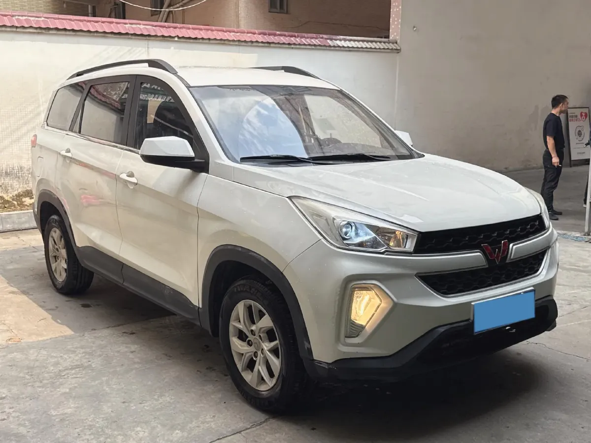 2018 WuLing HongGuang S3 1.5L 112HP L4 6MT,autocango,china used car exporter,china ev exporter,chinese used car exporter,chinese used ev exporter