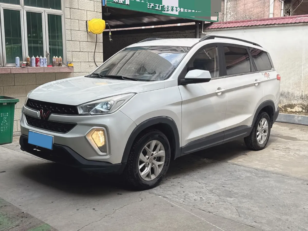 2018 WuLing HongGuang S3 1.5L 112HP L4 6MT,autocango,china used car exporter,china ev exporter,chinese used car exporter,chinese used ev exporter