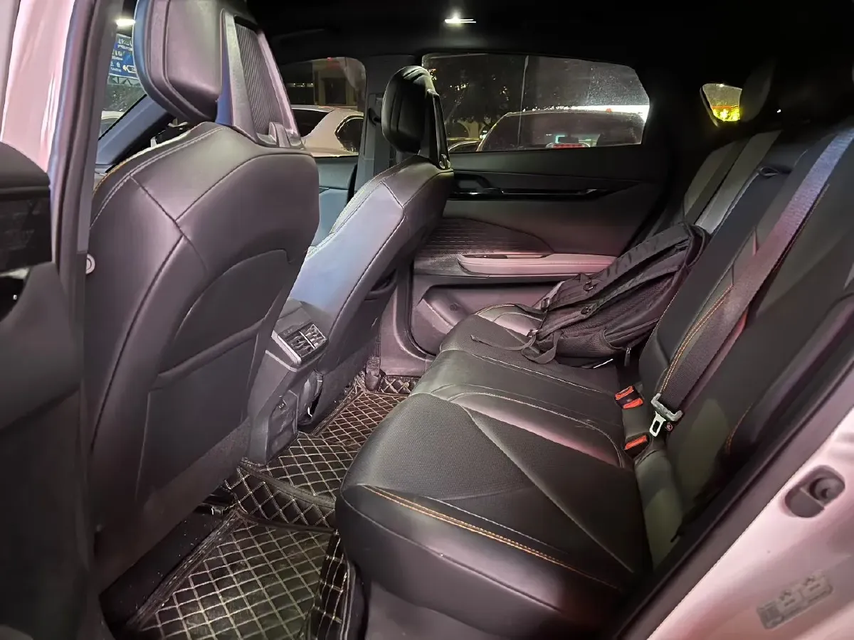 2022 ChangAn UNI-V 1.5T 188HP L4 7DCT,autocango,china used car exporter,china ev exporter,chinese used car exporter,chinese used ev exporter