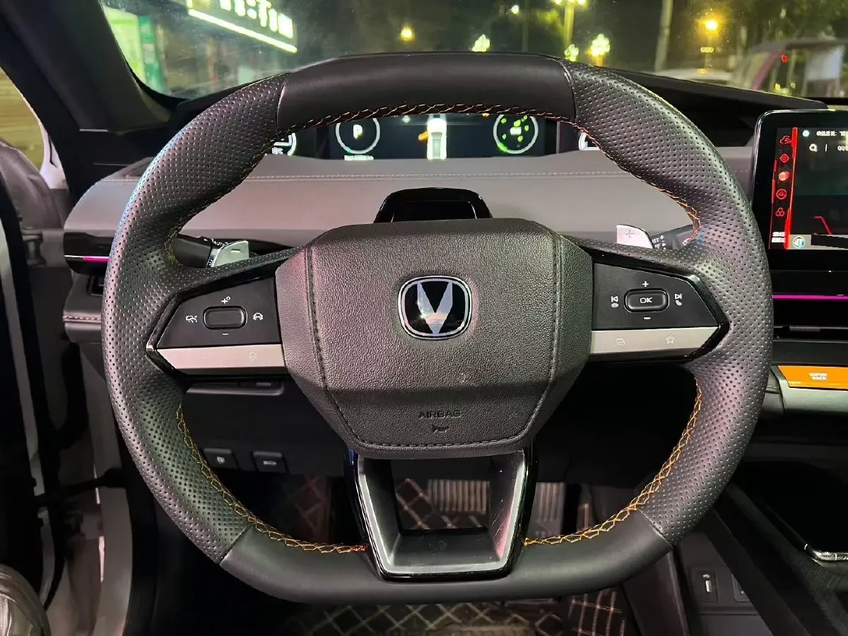 2022 ChangAn UNI-V 1.5T 188HP L4 7DCT,autocango,china used car exporter,china ev exporter,chinese used car exporter,chinese used ev exporter