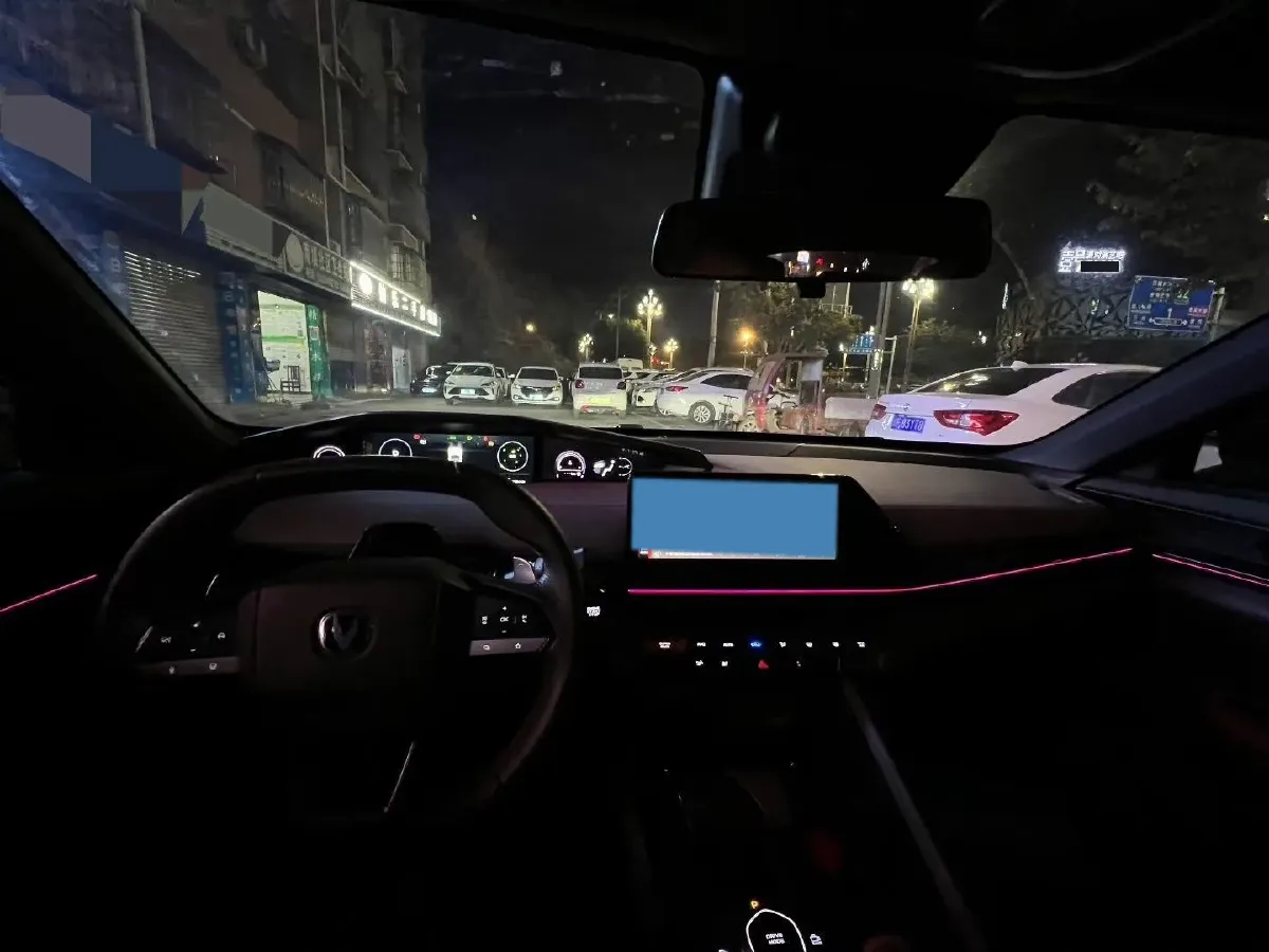 2022 ChangAn UNI-V 1.5T 188HP L4 7DCT,autocango,china used car exporter,china ev exporter,chinese used car exporter,chinese used ev exporter