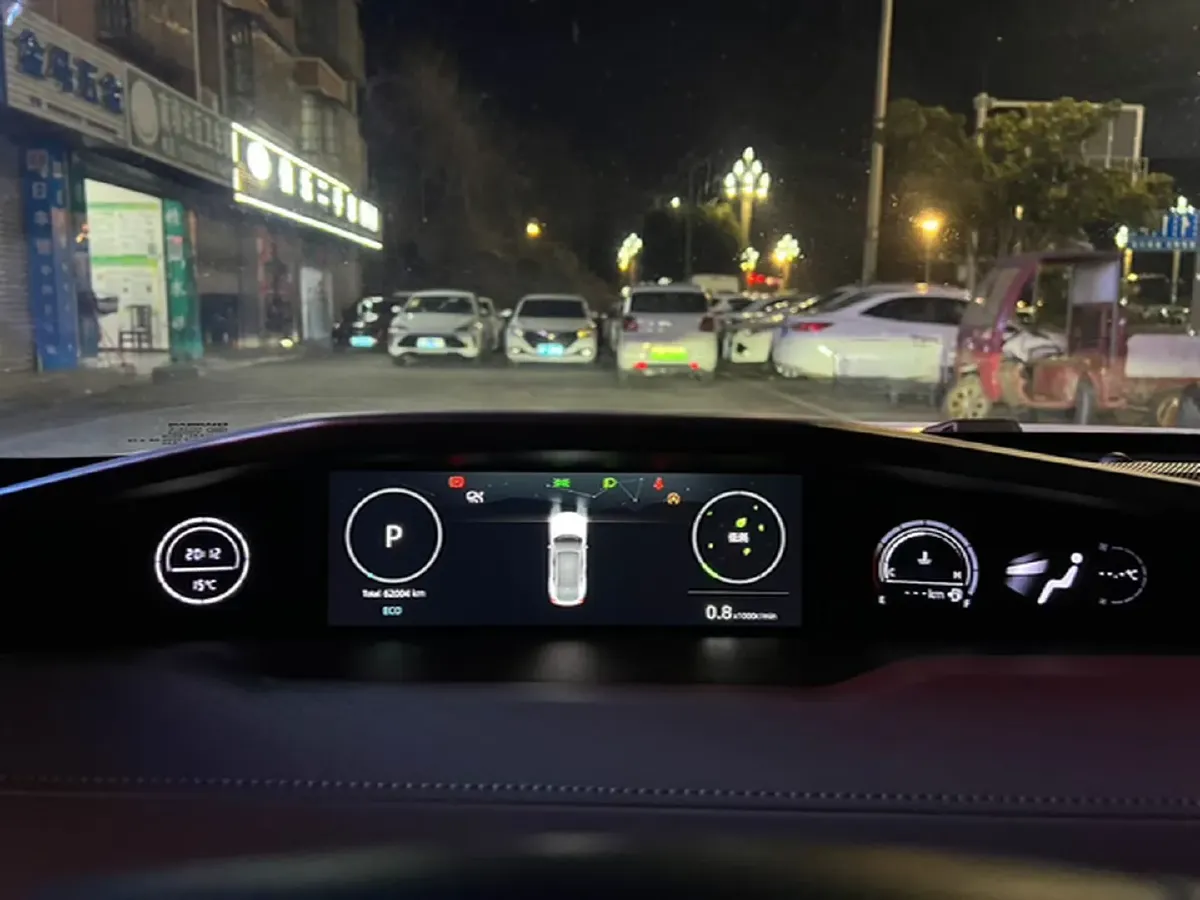 2022 ChangAn UNI-V 1.5T 188HP L4 7DCT,autocango,china used car exporter,china ev exporter,chinese used car exporter,chinese used ev exporter