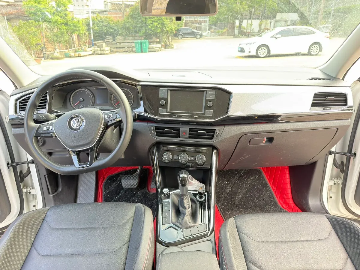 2019 Jeep Cherokee 2.0T 234HP L4 9AT,autocango,china used car exporter,china ev exporter,chinese used car exporter,chinese used ev exporter