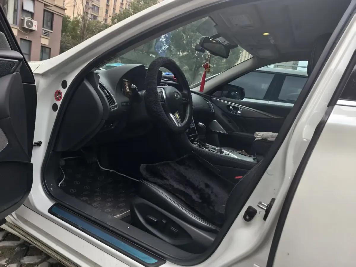 2018 Jeep Grand Commander 2.0T 265HP L4 9AT,autocango,china used car exporter,china ev exporter,chinese used car exporter,chinese used ev exporter