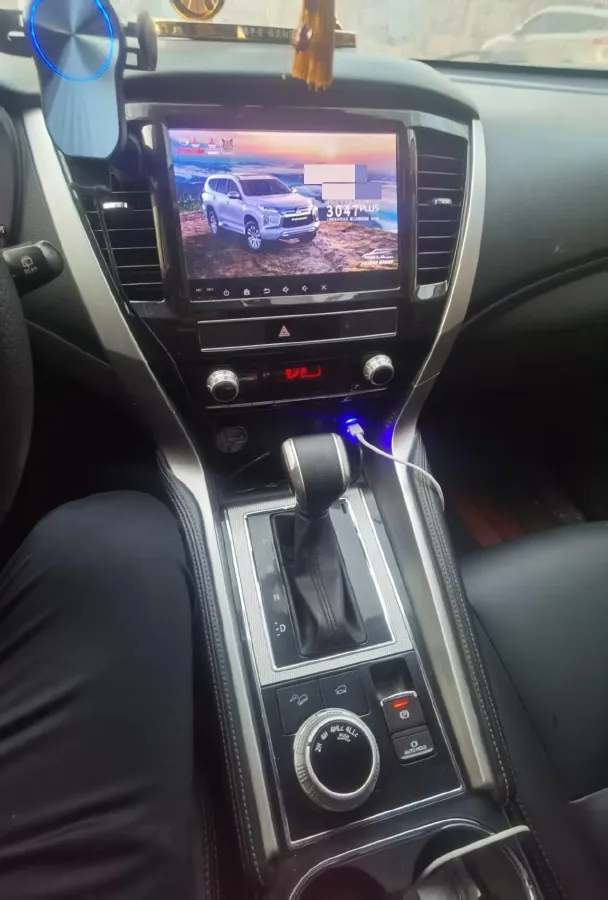 2020 Mitsubishi Pajero 3.0L 209HP V6 8AT,autocango,china used car exporter,china ev exporter,chinese used car exporter,chinese used ev exporter