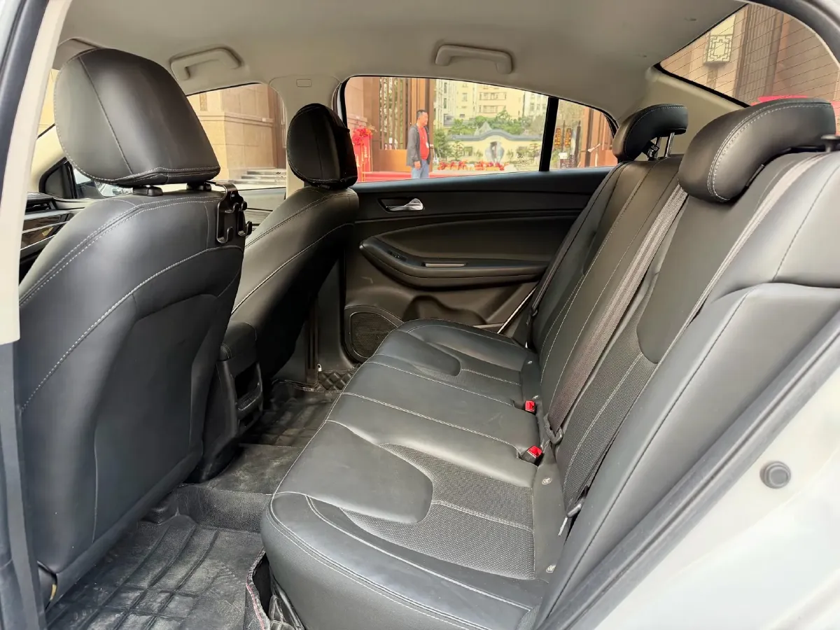 2021 Chery Arrizo 5 1.5L 116HP L4 5MT,autocango,china used car exporter,china ev exporter,chinese used car exporter,chinese used ev exporter