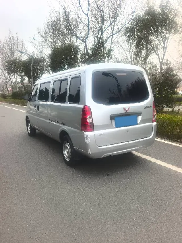 2017 WuLing RongGuang 1.5L 107HP L4 5MT,autocango,china used car exporter,china ev exporter,chinese used car exporter,chinese used ev exporter