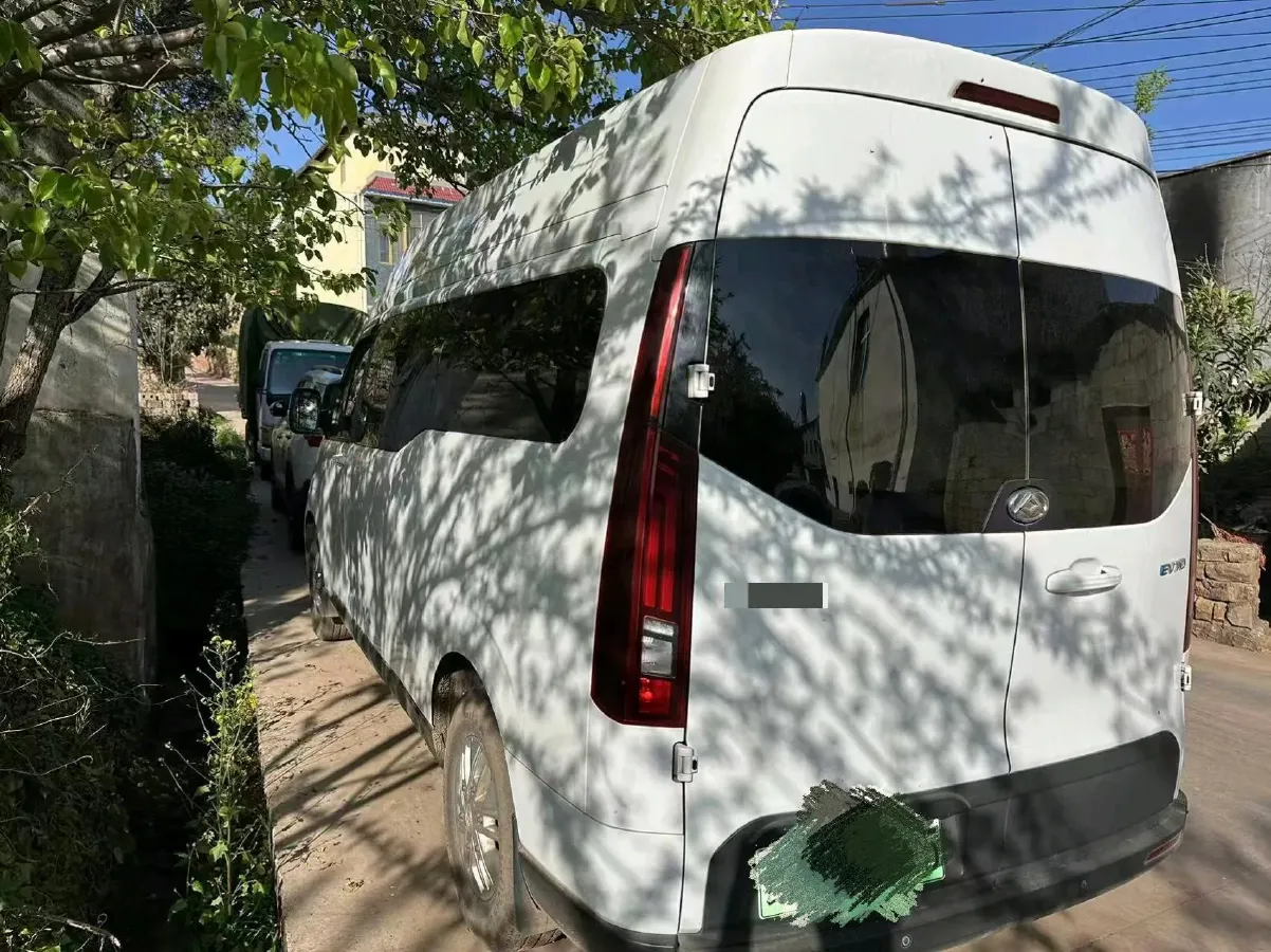 2024 Volvo XC40 2.0T 163HP L4 7DCT,autocango,china used car exporter,china ev exporter,chinese used car exporter,chinese used ev exporter