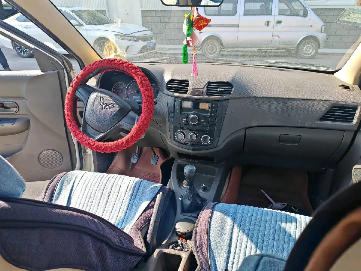 2018 WuLing HongGuang 1.5L 105HP L4 5MT,autocango,china used car exporter,china ev exporter,chinese used car exporter,chinese used ev exporter