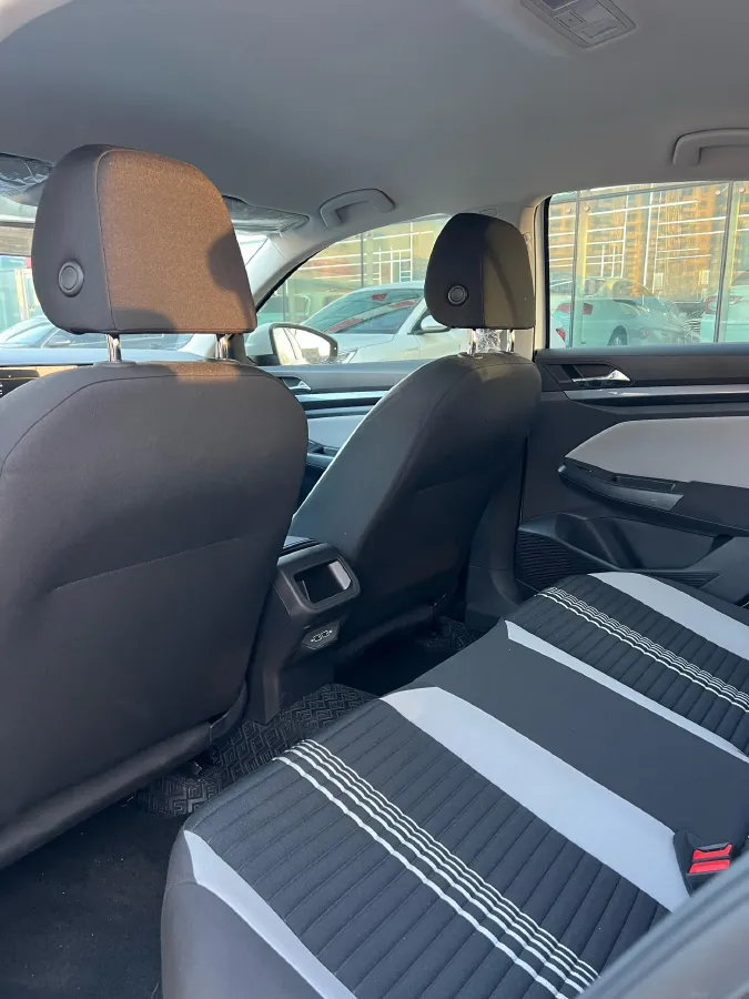 2024 Volkswagen Bora 1.2T 116HP L4 5MT,autocango,china used car exporter,china ev exporter,chinese used car exporter,chinese used ev exporter