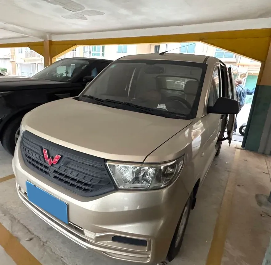 2019 WuLing HongGuang V 1.5L 99HP L4 6MT,autocango,china used car exporter,china ev exporter,chinese used car exporter,chinese used ev exporter