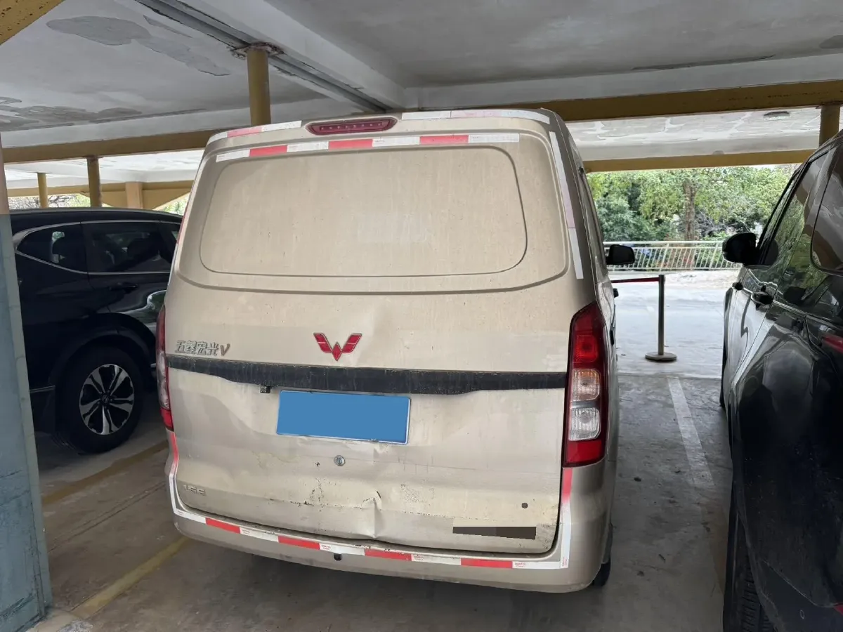 2019 WuLing HongGuang V 1.5L 99HP L4 6MT,autocango,china used car exporter,china ev exporter,chinese used car exporter,chinese used ev exporter