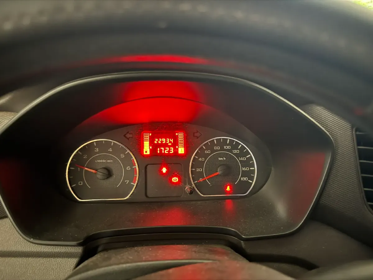 2019 WuLing HongGuang V 1.5L 99HP L4 6MT,autocango,china used car exporter,china ev exporter,chinese used car exporter,chinese used ev exporter