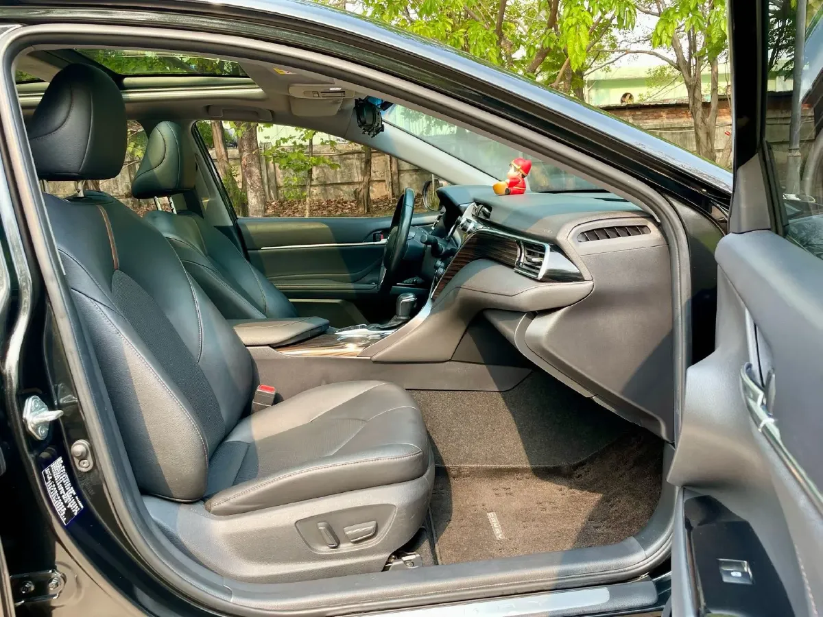 2019 Toyota Camry 2.5L 209HP L4 8AT,autocango,china used car exporter,china ev exporter,chinese used car exporter,chinese used ev exporter