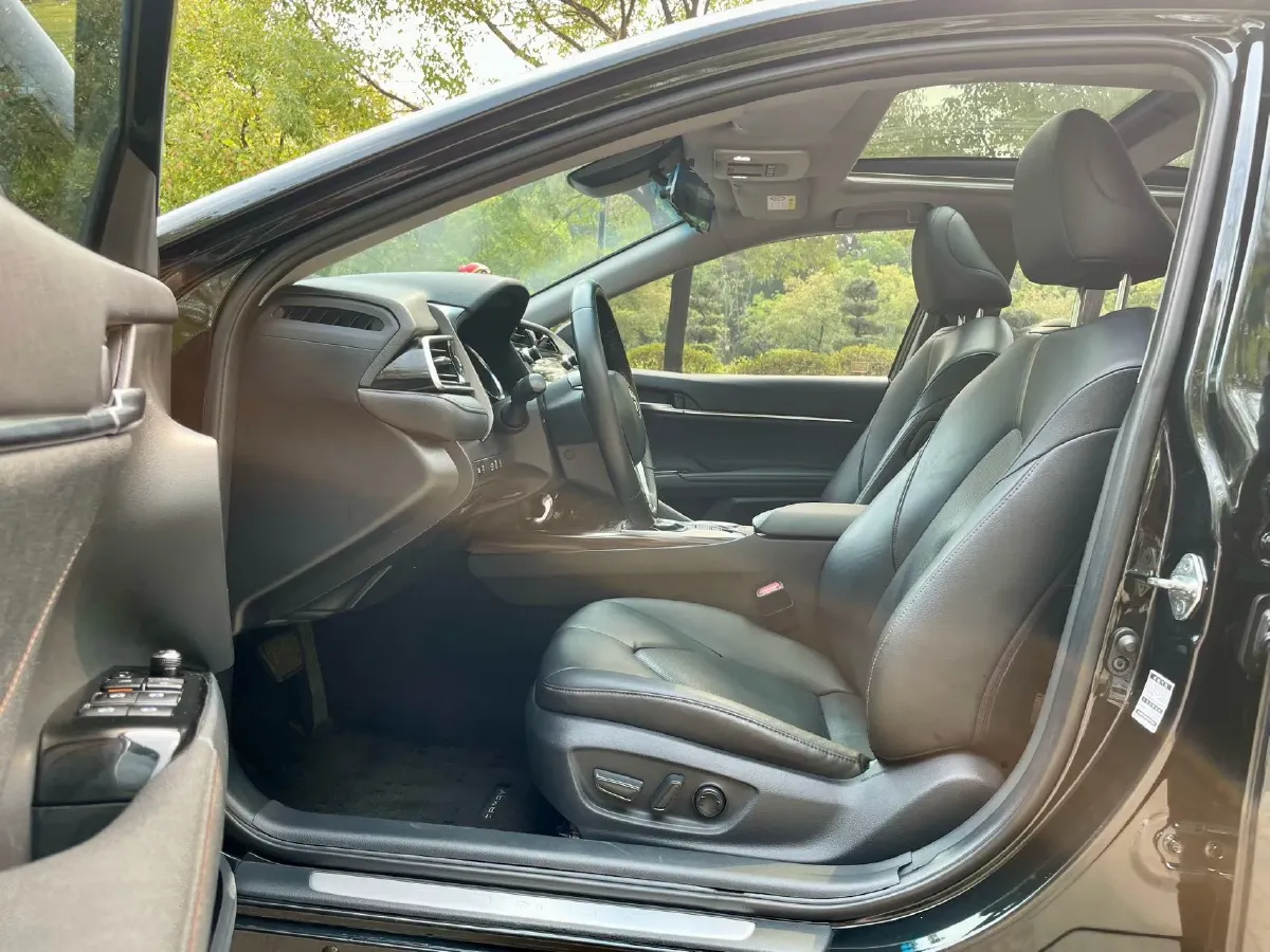 2019 Toyota Camry 2.5L 209HP L4 8AT,autocango,china used car exporter,china ev exporter,chinese used car exporter,chinese used ev exporter