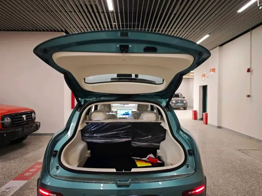 2026 LanDian E5 PLUS 1.5L 95HP L4 E-CVT PHEV,autocango,china used car exporter,china ev exporter,chinese used car exporter,chinese used ev exporter