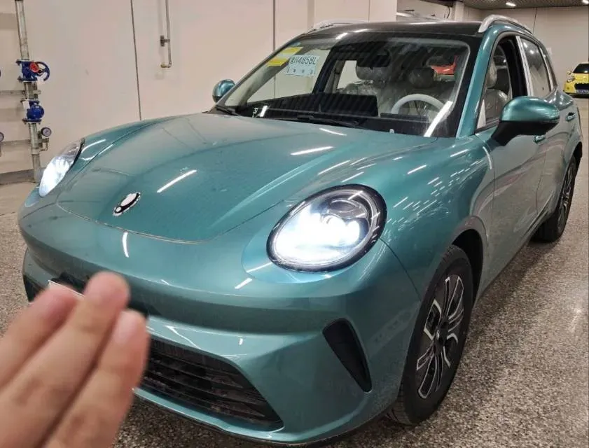 2026 LanDian E5 PLUS 1.5L 95HP L4 E-CVT PHEV,autocango,china used car exporter,china ev exporter,chinese used car exporter,chinese used ev exporter