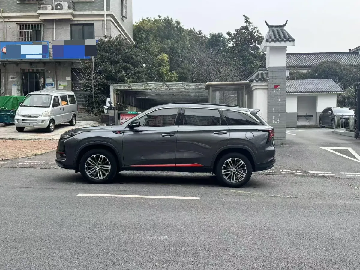 2022 ChangAn CS75 Plus 1.5T 178HP L4 6AT,autocango,china used car exporter,china ev exporter,chinese used car exporter,chinese used ev exporter
