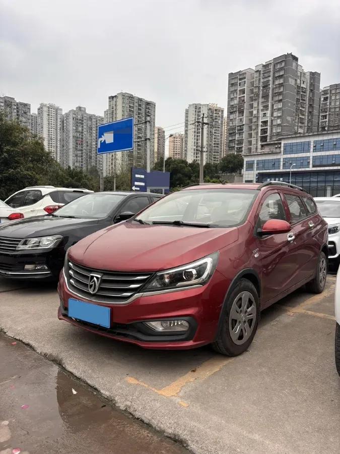 2017 BaoJun 310W 1.5L 112HP L4 6MT,autocango,china used car exporter,china ev exporter,chinese used car exporter,chinese used ev exporter