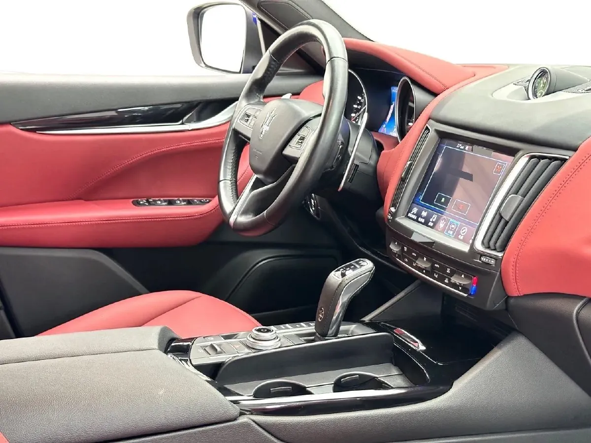 2019 Maserati Levante 3.0T 350HP V6 8AT,autocango,china used car exporter,china ev exporter,chinese used car exporter,chinese used ev exporter