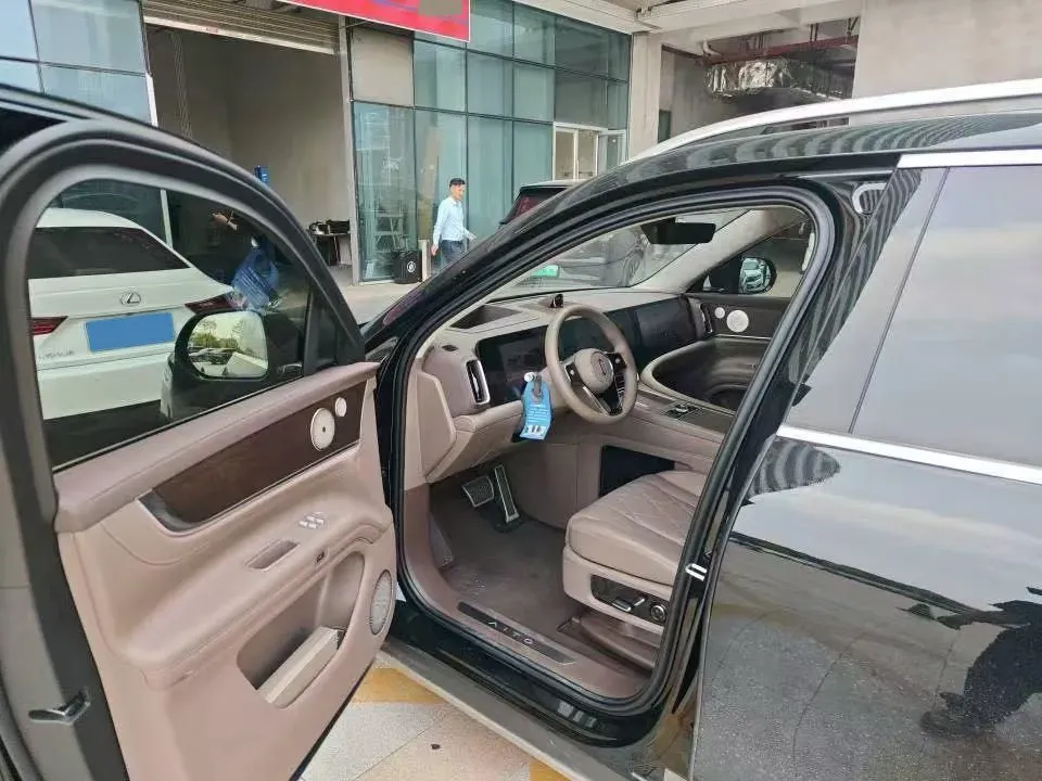 2024 AITO AITO M9 1.5T 152HP L4 REEV 42KWH,autocango,china used car exporter,china ev exporter,chinese used car exporter,chinese used ev exporter