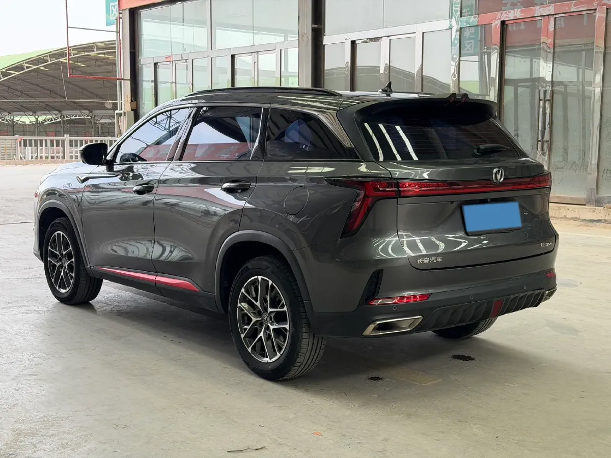 2023 ChangAn CS75 Plus 1.5T 188HP L4 8AT,autocango,china used car exporter,china ev exporter,chinese used car exporter,chinese used ev exporter