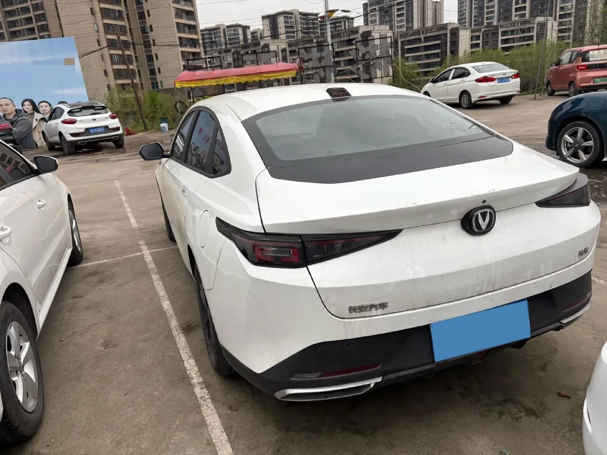 2023 ChangAn Oshan Z6 1.5T 188HP L4 7DCT,autocango,china used car exporter,china ev exporter,chinese used car exporter,chinese used ev exporter
