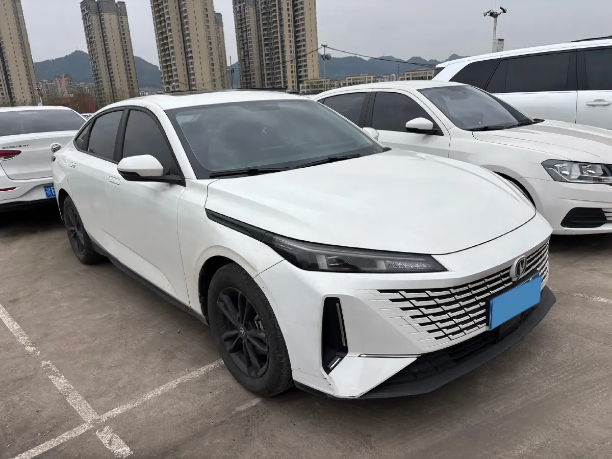 2023 ChangAn Oshan Z6 1.5T 188HP L4 7DCT,autocango,china used car exporter,china ev exporter,chinese used car exporter,chinese used ev exporter