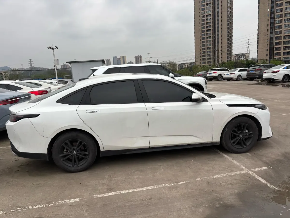 2023 ChangAn Oshan Z6 1.5T 188HP L4 7DCT,autocango,china used car exporter,china ev exporter,chinese used car exporter,chinese used ev exporter