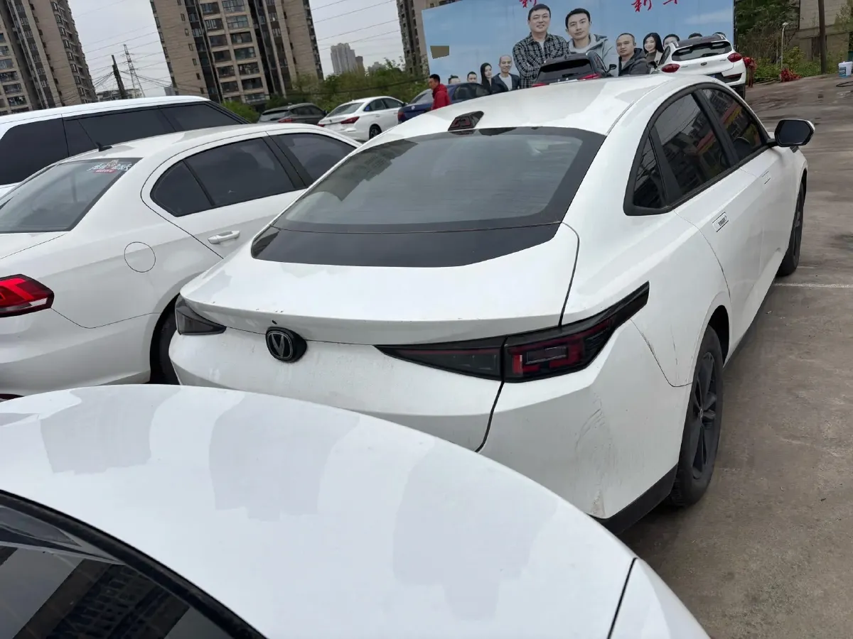 2023 ChangAn Oshan Z6 1.5T 188HP L4 7DCT,autocango,china used car exporter,china ev exporter,chinese used car exporter,chinese used ev exporter