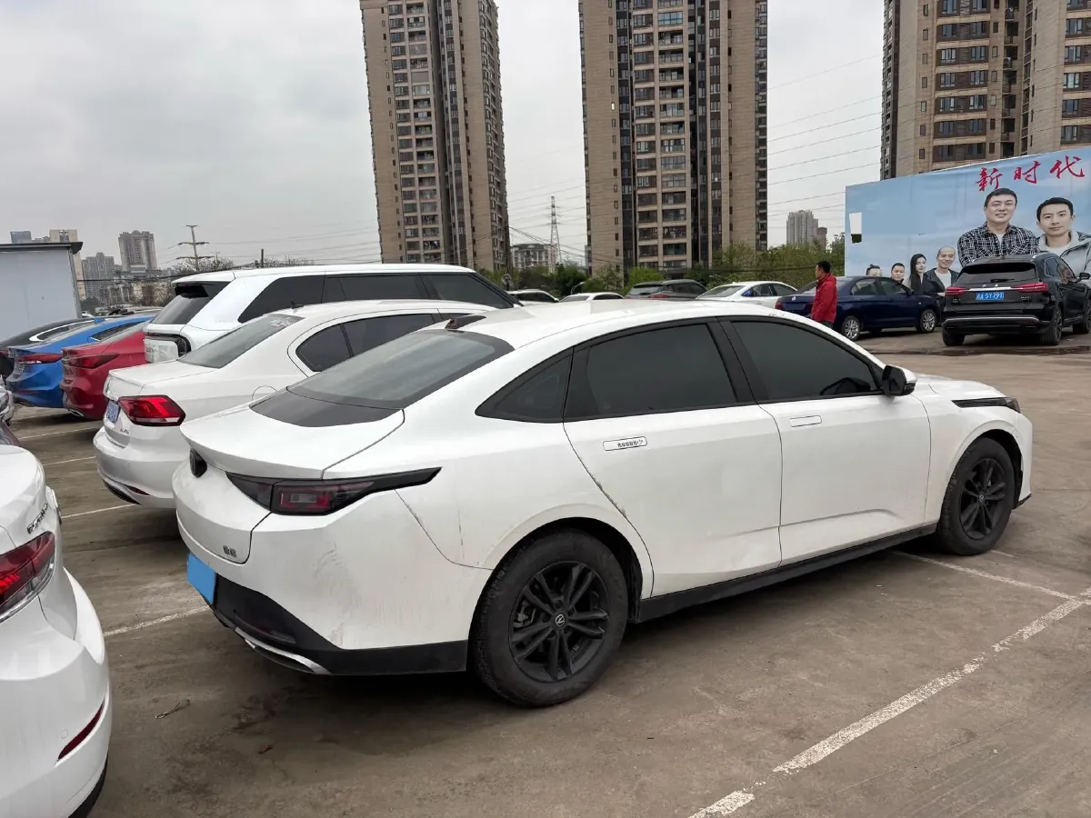 2023 ChangAn Oshan Z6 1.5T 188HP L4 7DCT,autocango,china used car exporter,china ev exporter,chinese used car exporter,chinese used ev exporter