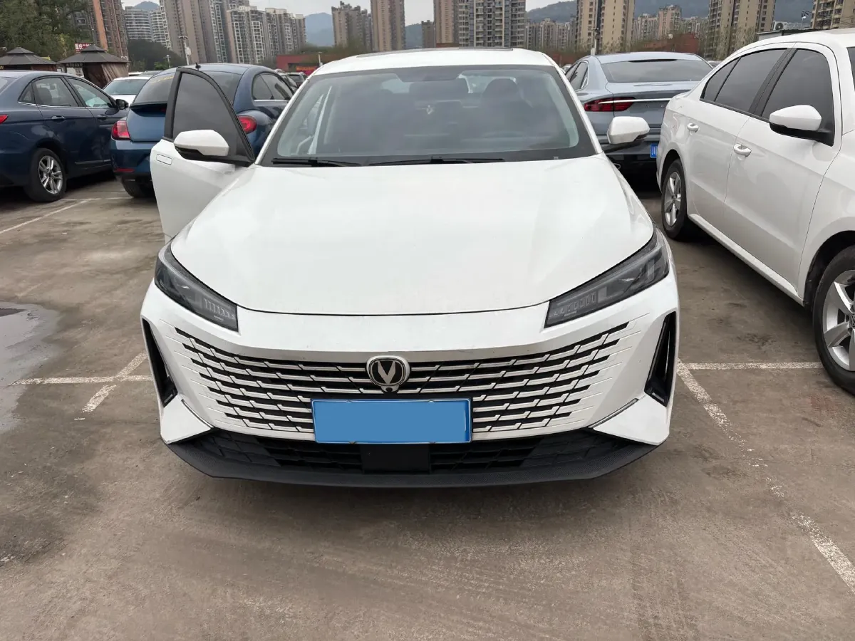 2023 ChangAn Oshan Z6 1.5T 188HP L4 7DCT,autocango,china used car exporter,china ev exporter,chinese used car exporter,chinese used ev exporter