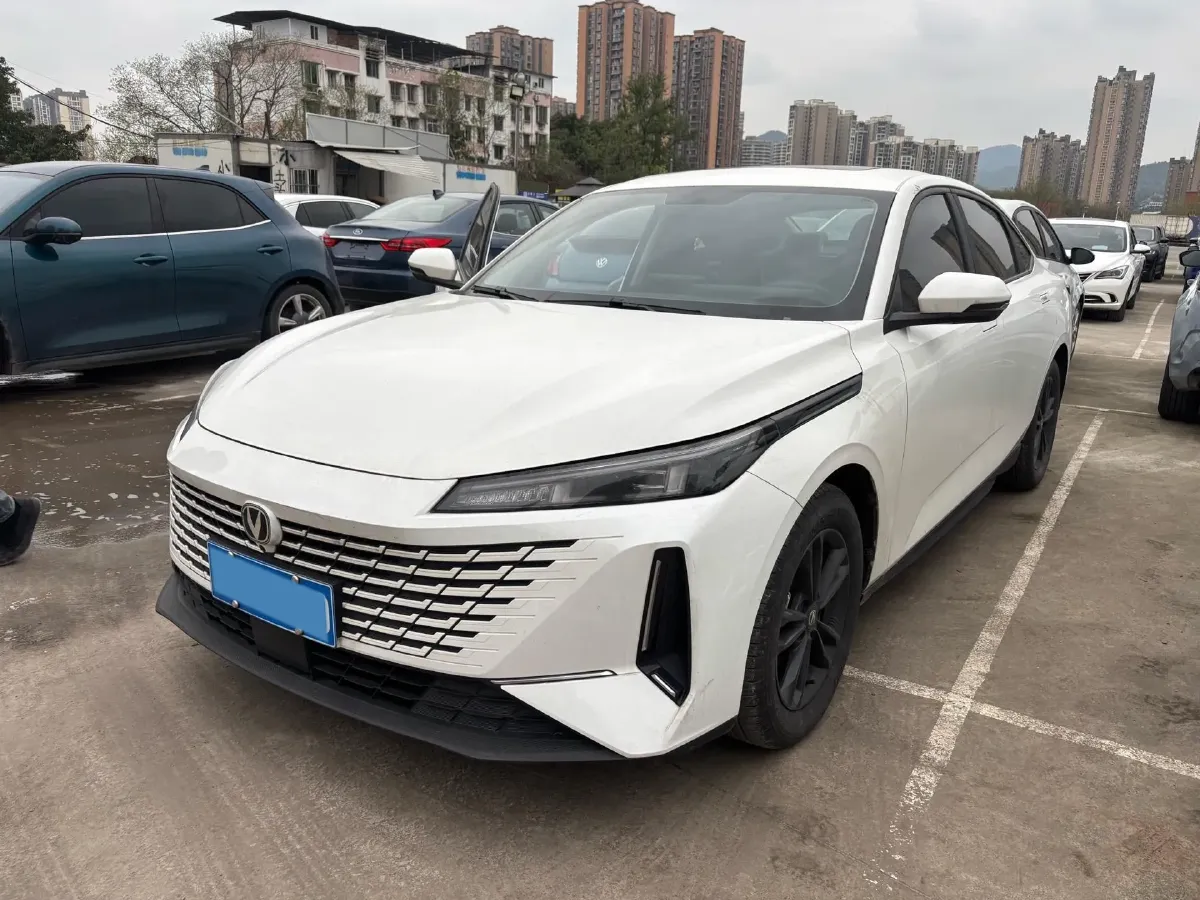 2023 ChangAn Oshan Z6 1.5T 188HP L4 7DCT,autocango,china used car exporter,china ev exporter,chinese used car exporter,chinese used ev exporter