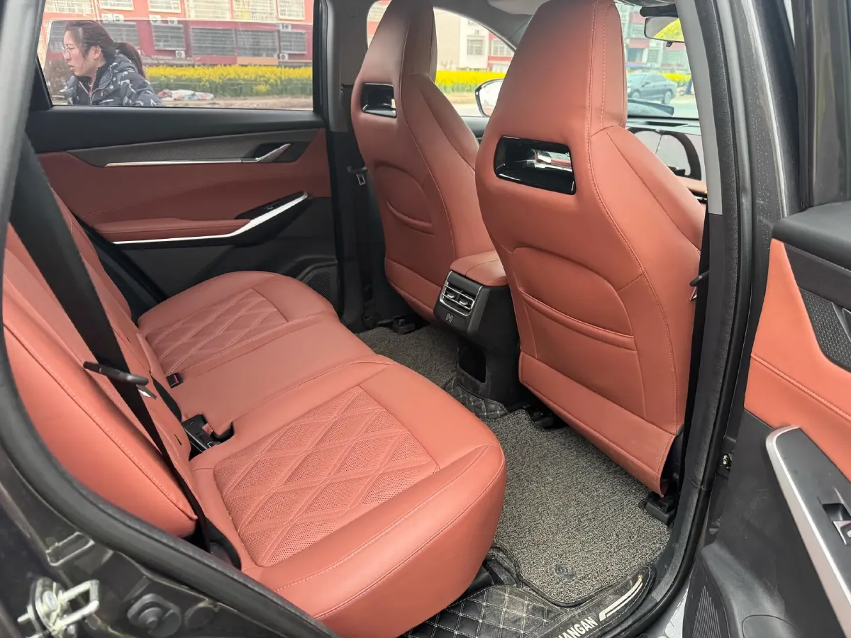 2023 ChangAn CS75 Plus 1.5T 188HP L4 8AT,autocango,china used car exporter,china ev exporter,chinese used car exporter,chinese used ev exporter