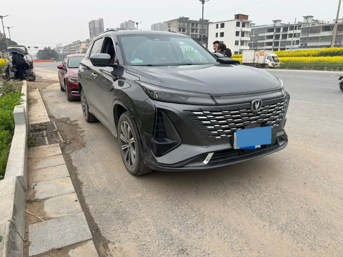2023 ChangAn CS75 Plus 1.5T 188HP L4 8AT,autocango,china used car exporter,china ev exporter,chinese used car exporter,chinese used ev exporter