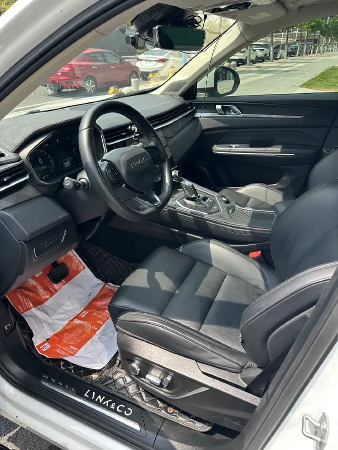 2021 LYNK&CO 01 2.0T 218HP L4 8AT,autocango,china used car exporter,china ev exporter,chinese used car exporter,chinese used ev exporter