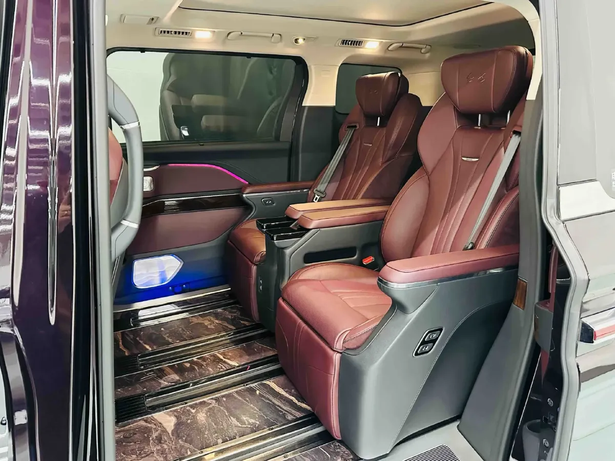 2023 HongQi HQ9 2.0T 252HP L4 8AT,autocango,china used car exporter,china ev exporter,chinese used car exporter,chinese used ev exporter