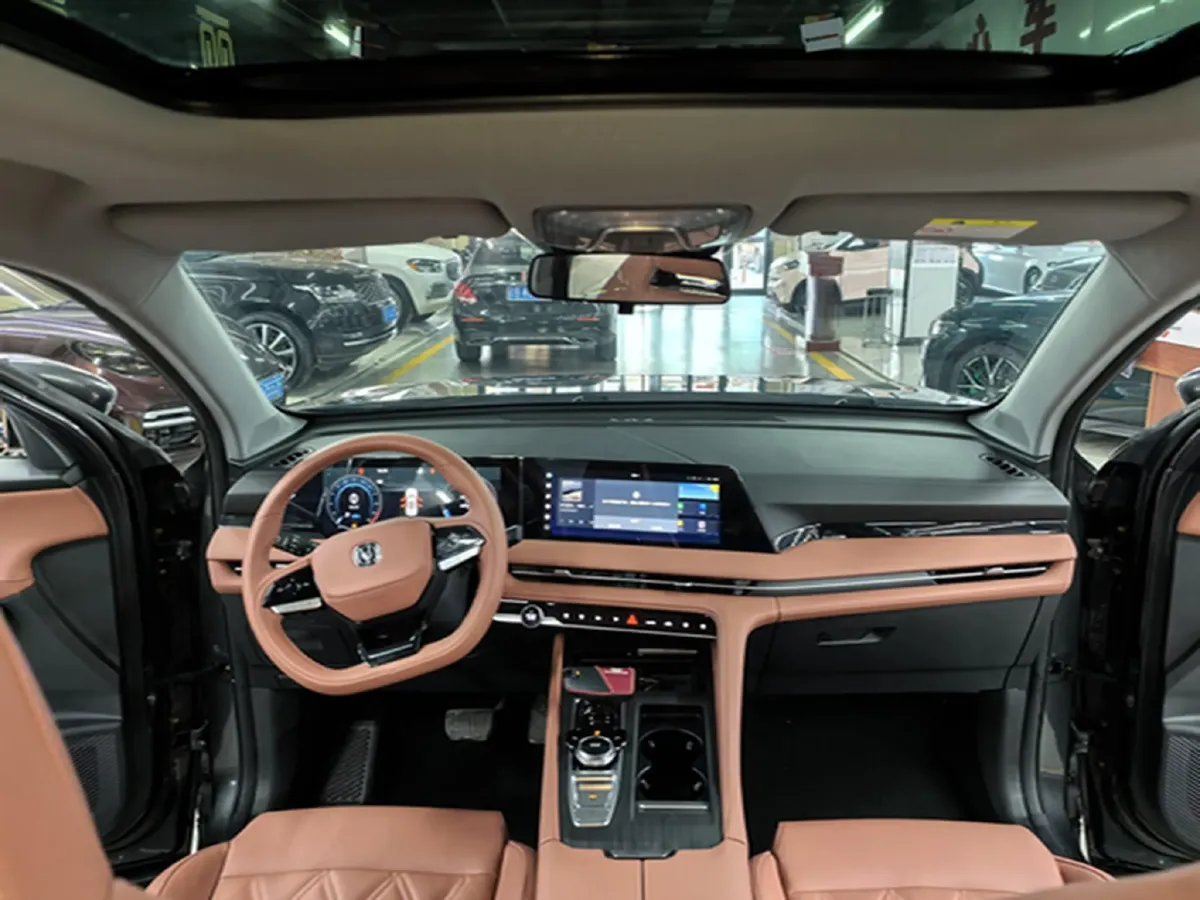 2023 ChangAn CS75 Plus 1.5T 188HP L4 8AT,autocango,china used car exporter,china ev exporter,chinese used car exporter,chinese used ev exporter