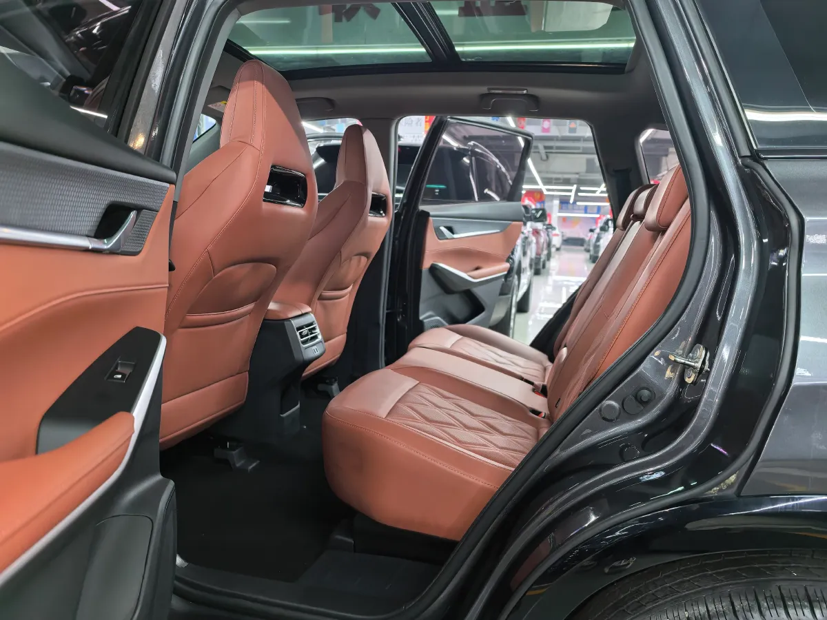 2023 ChangAn CS75 Plus 1.5T 188HP L4 8AT,autocango,china used car exporter,china ev exporter,chinese used car exporter,chinese used ev exporter