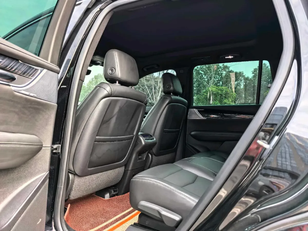 2022 Cadillac XT6 2.0T 237HP L4 9AT,autocango,china used car exporter,china ev exporter,chinese used car exporter,chinese used ev exporter