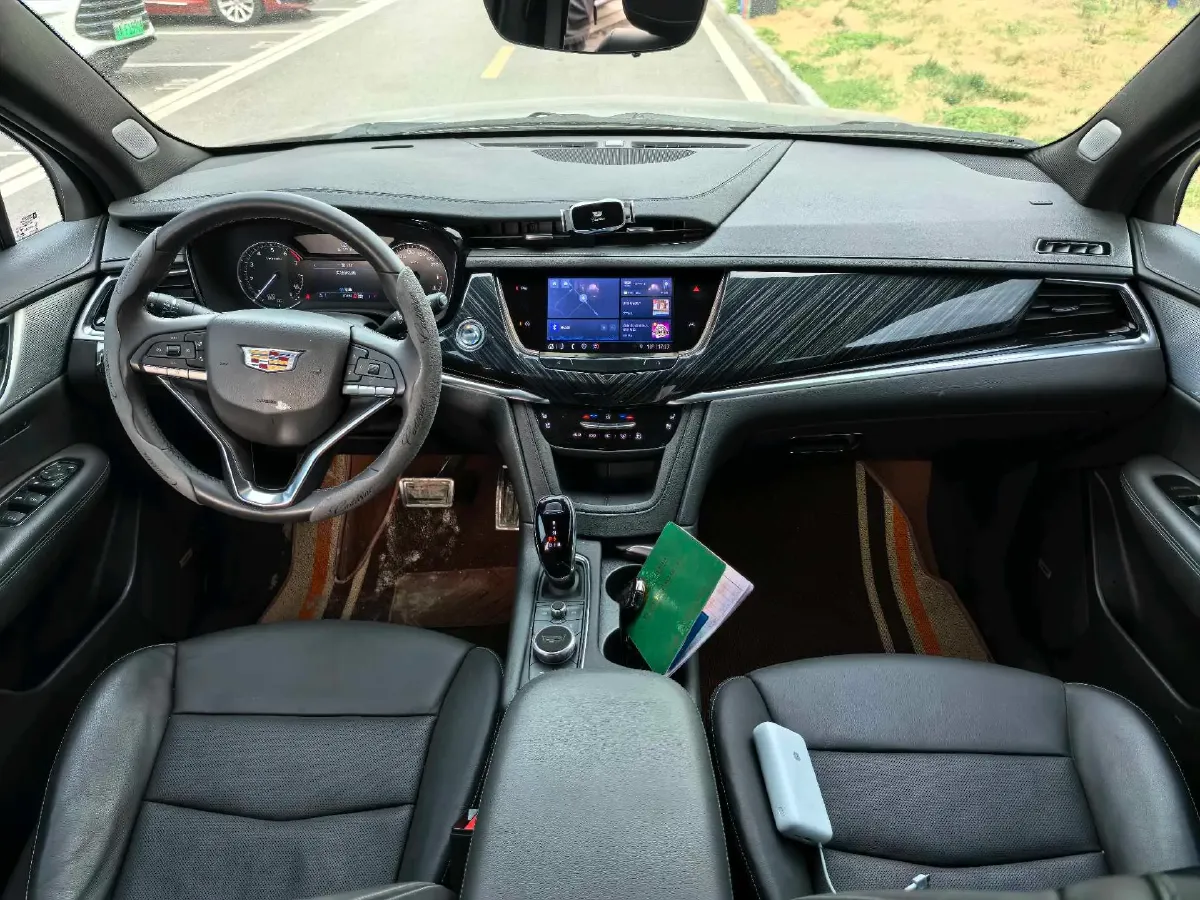 2022 Cadillac XT6 2.0T 237HP L4 9AT,autocango,china used car exporter,china ev exporter,chinese used car exporter,chinese used ev exporter