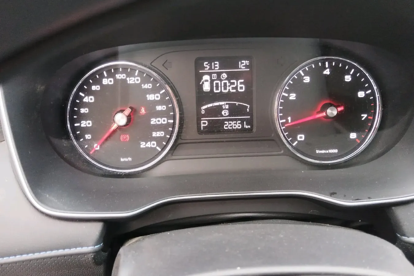 2022 Roewe RX5 1.5T 181HP L4 7DCT,autocango,china used car exporter,china ev exporter,chinese used car exporter,chinese used ev exporter