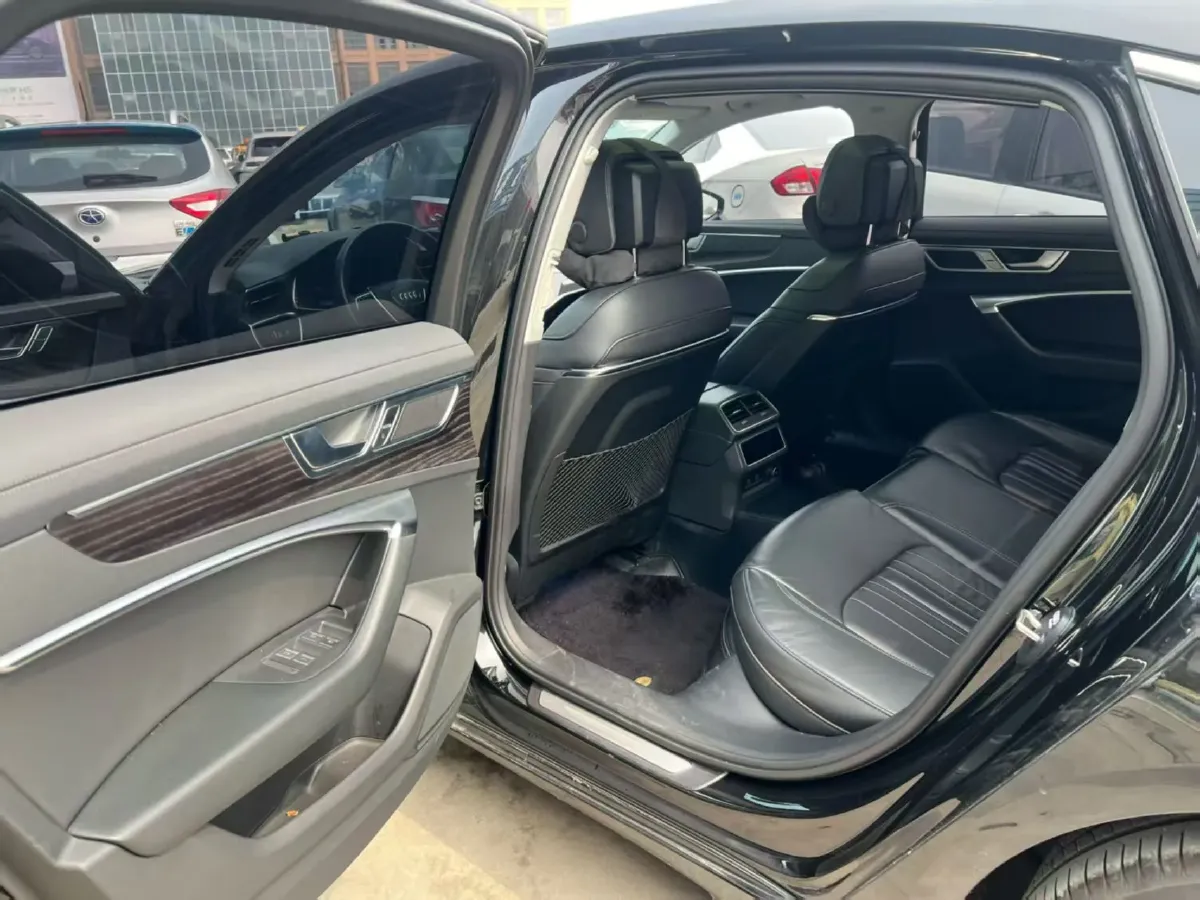 2023 Audi A6L 2.0T 245HP L4 7DCT,autocango,china used car exporter,china ev exporter,chinese used car exporter,chinese used ev exporter