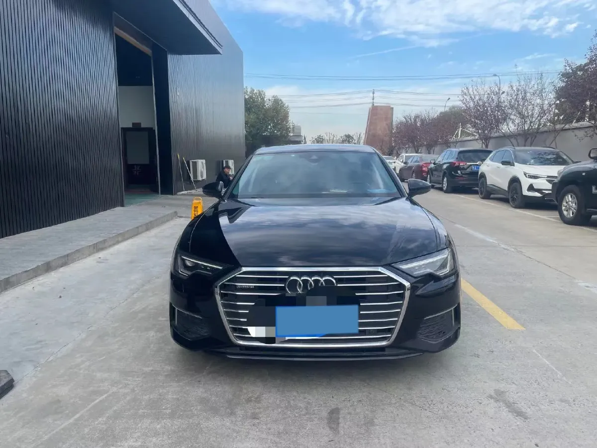 2023 Audi A6L 2.0T 245HP L4 7DCT,autocango,china used car exporter,china ev exporter,chinese used car exporter,chinese used ev exporter
