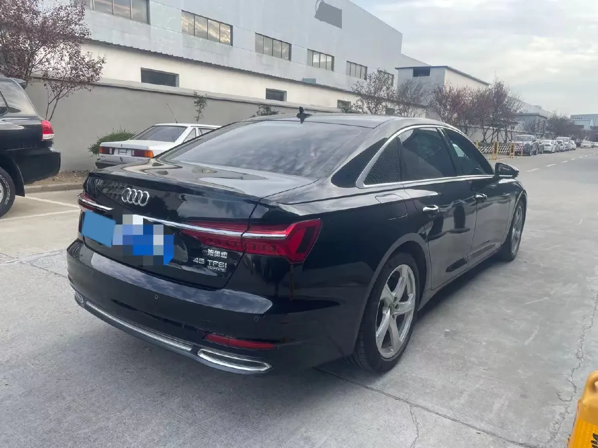 2023 Audi A6L 2.0T 245HP L4 7DCT,autocango,china used car exporter,china ev exporter,chinese used car exporter,chinese used ev exporter