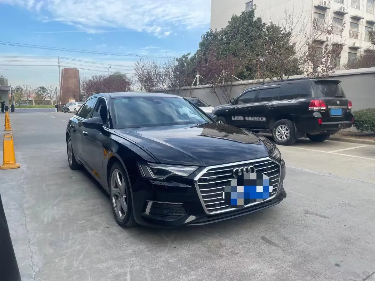 2023 Audi A6L 2.0T 245HP L4 7DCT,autocango,china used car exporter,china ev exporter,chinese used car exporter,chinese used ev exporter