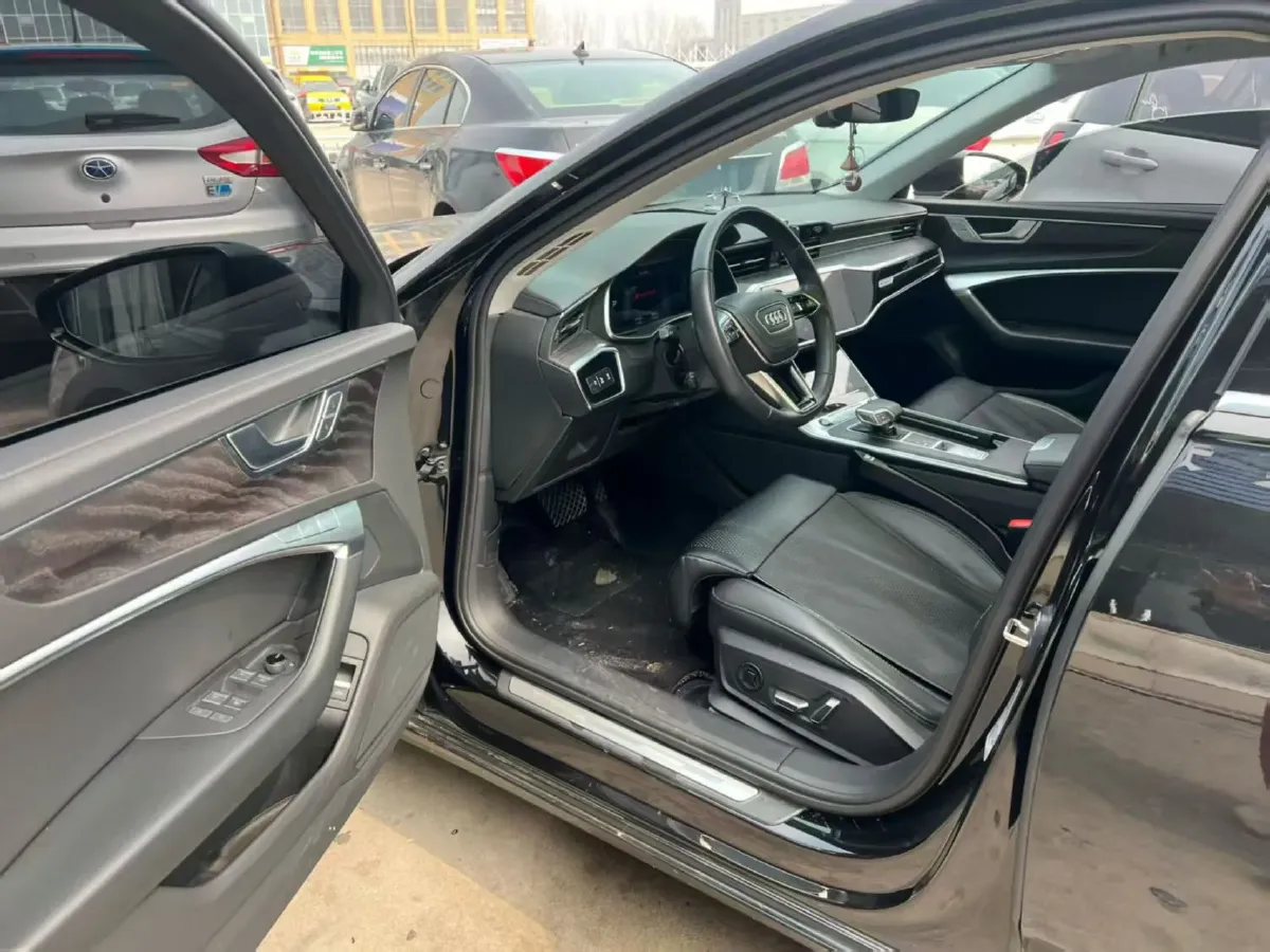 2023 Audi A6L 2.0T 245HP L4 7DCT,autocango,china used car exporter,china ev exporter,chinese used car exporter,chinese used ev exporter