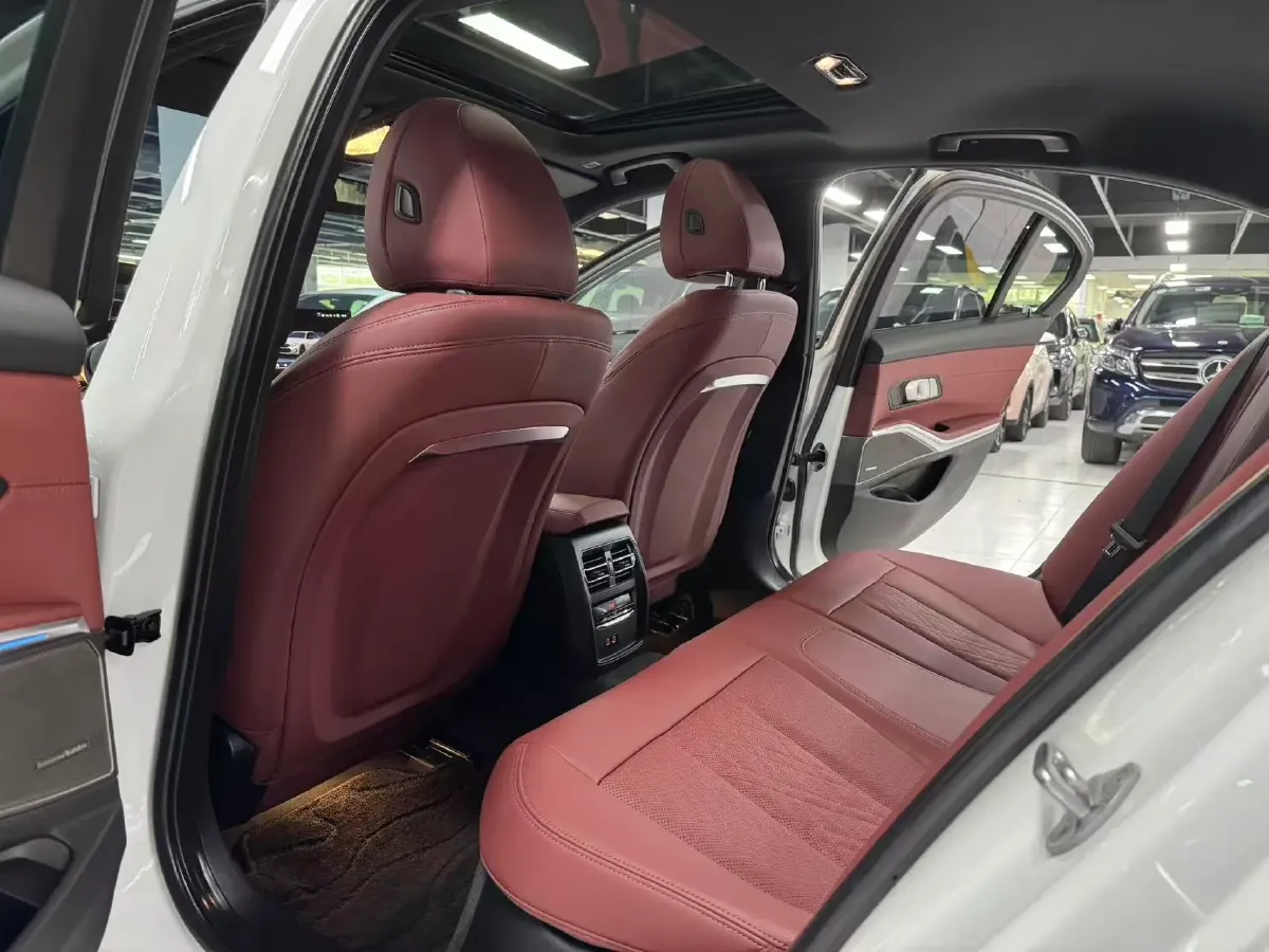 2024 BMW 3 Series 2.0T 184HP L4 8AT,autocango,china used car exporter,china ev exporter,chinese used car exporter,chinese used ev exporter